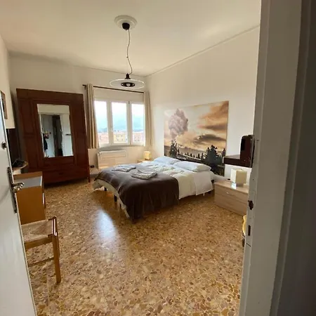 Del Viaggiatore * Sarzana