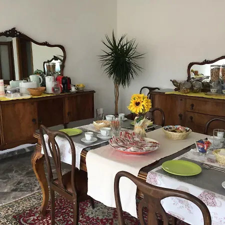 Del Viaggiatore * Sarzana